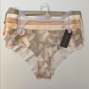 DANSKIN NO SHOW PANTIES SZ M NEW!